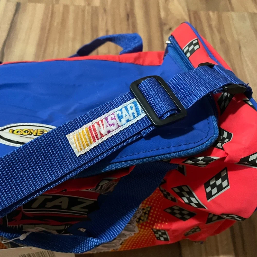 NWT Vintage NASCAR Looney Tunes Taz “Eat My Dust” Duffle Bag 15x10x9 Rare